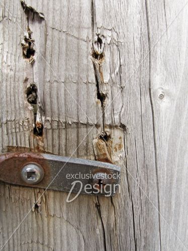 Fixation métal mal ajustée Fixation métal mal ajustée