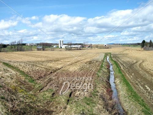 Paysage terres cultiver drain grange