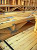 Planches de bois empilées pour construction 